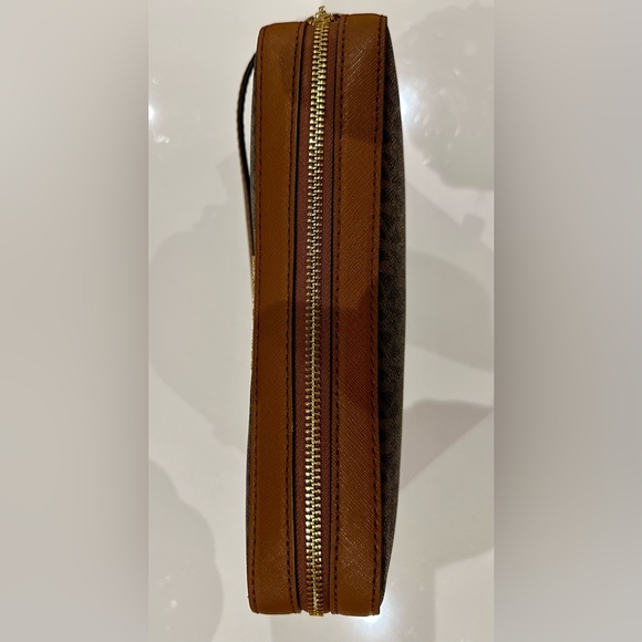 Michael Kors Large EW Jet Set Crossbody- Brown & Tan NWT - Picture 5 of 16